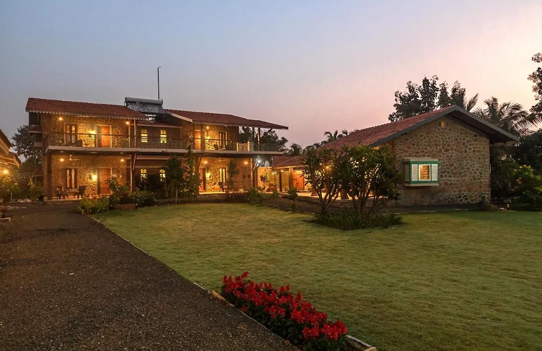 Saffronstays Lake House Bouganvillea: Rustic Lakeside Villa with Pool-1