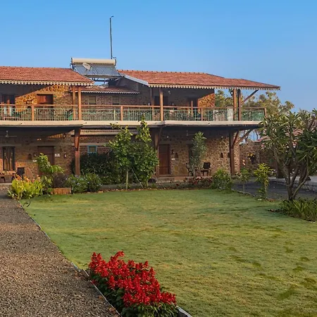 Saffronstays Lake House Bouganvillea: Rustic Lakeside Villa with Pool-3